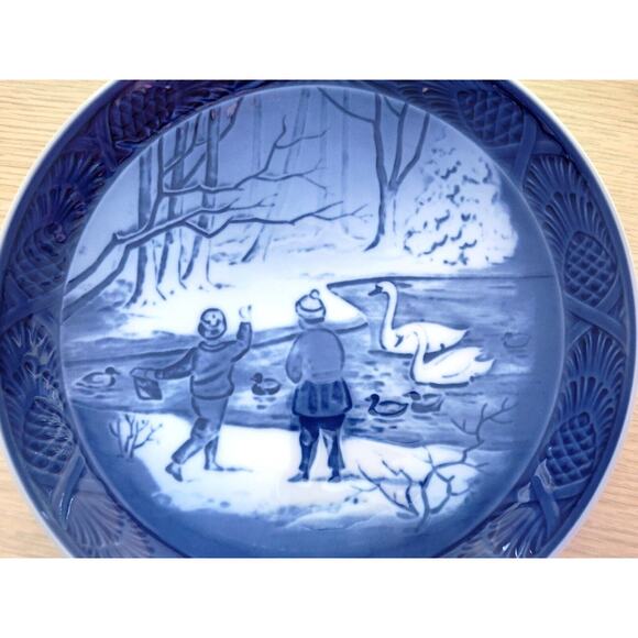 PLATE-ROYAL COPENHAGEN-BLUE CHRISTMAS COLLECTION-WINTERBIRDS-1987 - Picture 4 of 7